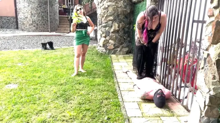 SadicSadie – Sadie trampling with two Dommes