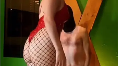 ServeSkylar – Real-Time Femdom Session with Spanking and Flogging