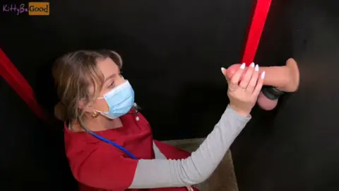 Kittybegood – Mistress Kbg – Cum Clinic Gloryhole Milking Machine Drains Blue Balls