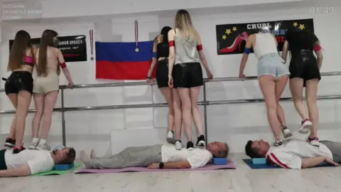 Multitrampling Contest 69 Full 6 Girls Barefoot Trampling Face Squeezing Sneakers Torment Screaming Under Heels