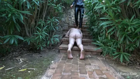 Mistress Gaia – Trampling Friends 4k