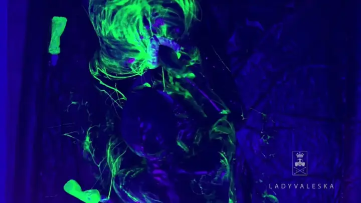 Lady Valeska Femdom – Rubber Double Fisting With Uv Slime