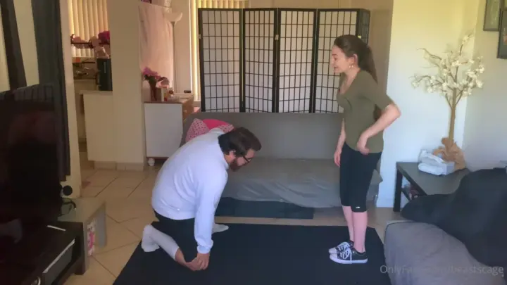 Beastcage Ballbusting – The guy checks his balls to see how strong they are