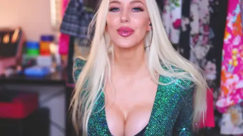 Tarababcock – Happy Anniversary To My King Pussy Play Asmr Joi