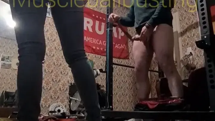 Muscle Ballbusting – Nicolasmusclebb – Franoise Ballbust Me In The Squat Rack Oct