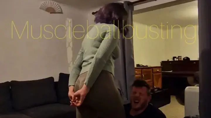 Muscle Ballbusting – Nicolasmusclebb – Anita Brutally Kicks My Balls July